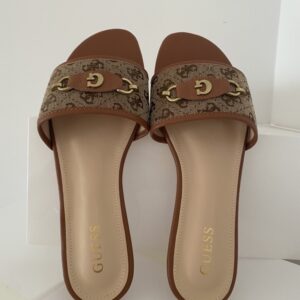 Chanclas Guess