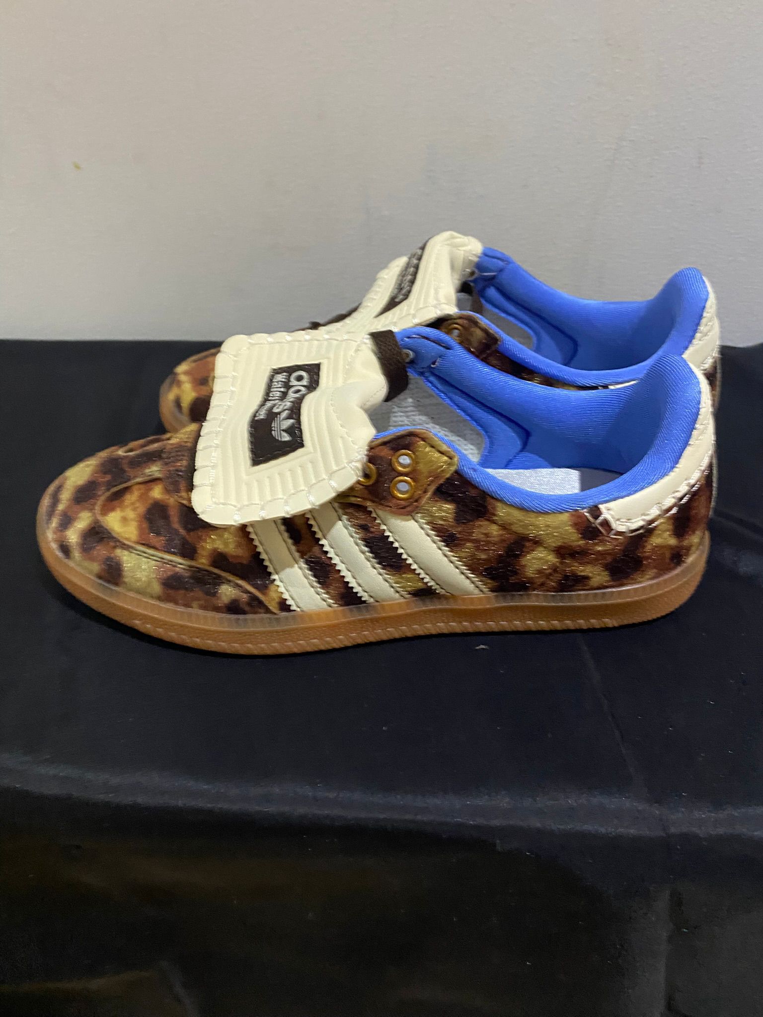 Zapatillas Adidas samba pony leo