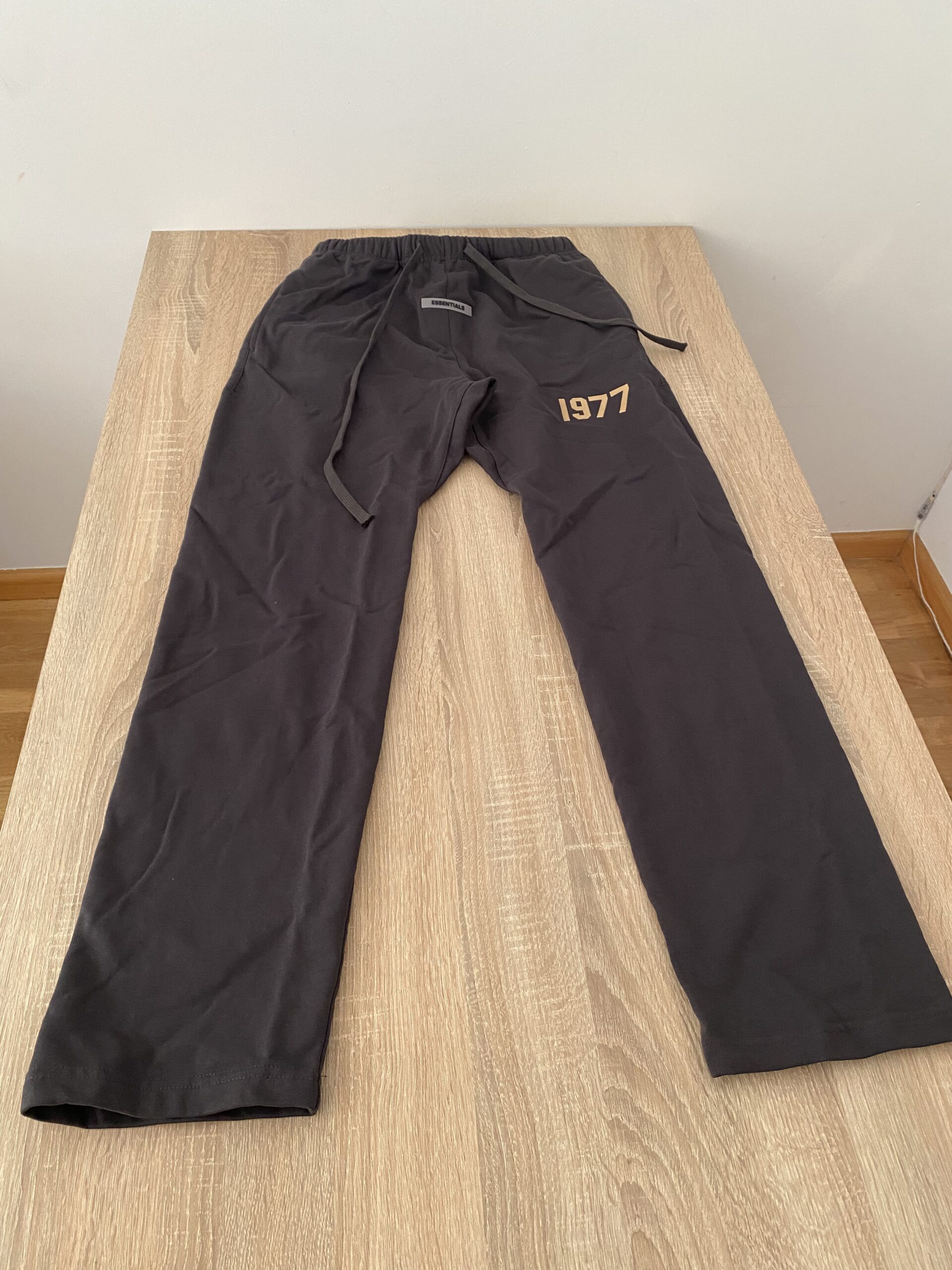 Pantalón hombre essentials
