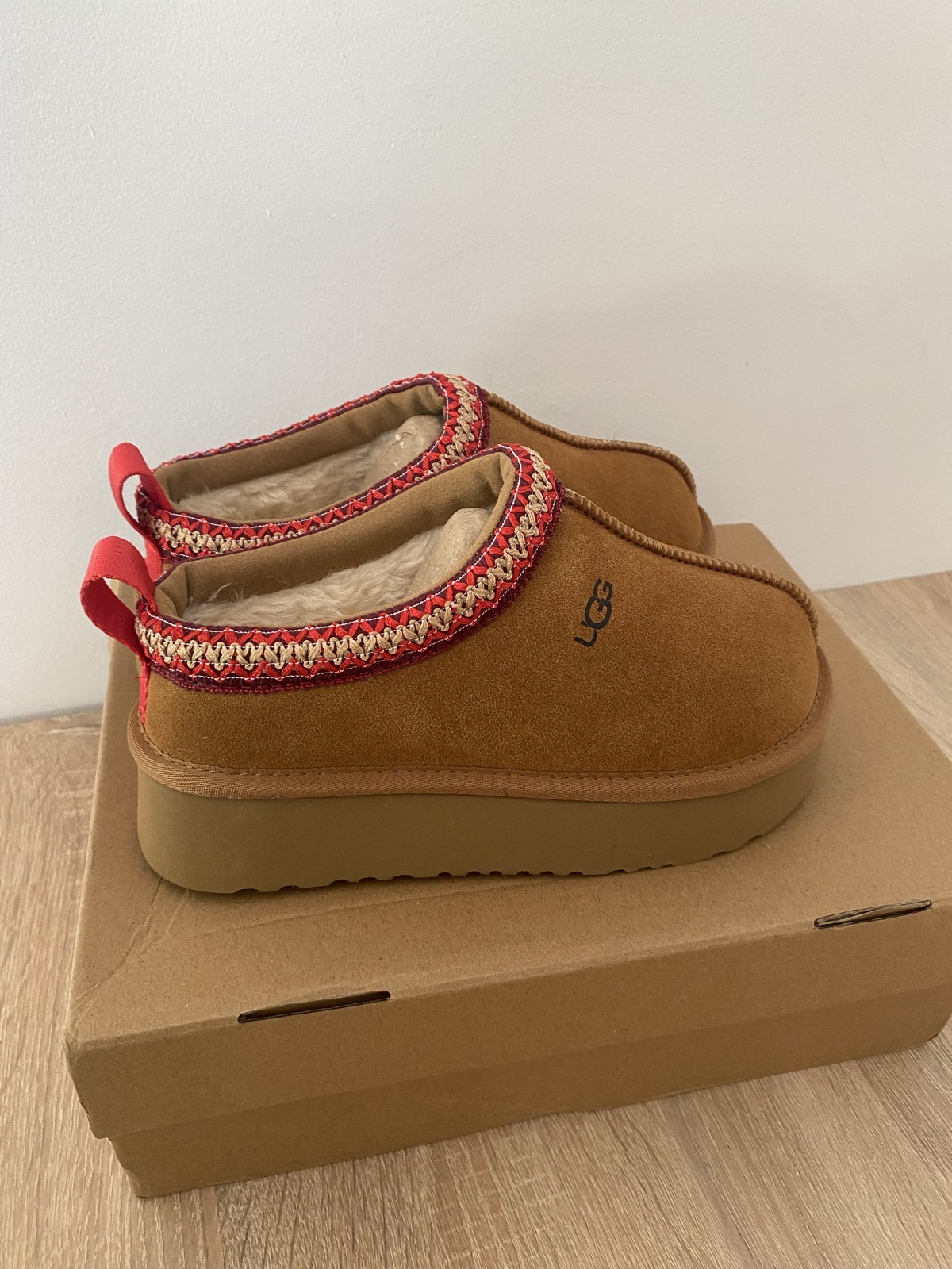 UGG ZUECO PLATAFORMA - Imagen 3