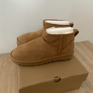 UGG BOTA BAJA