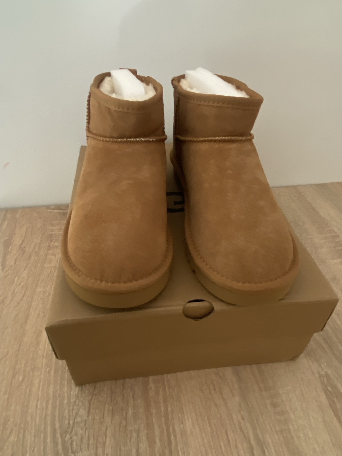 UGG BOTA BAJA - Imagen 4
