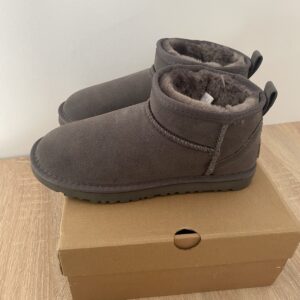 UGG BOTA BAJA