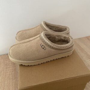 UGG ZUECO